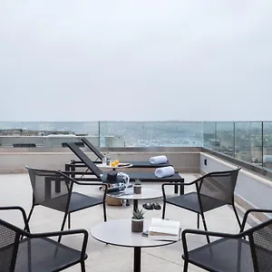 Hotel One One Two La Valette